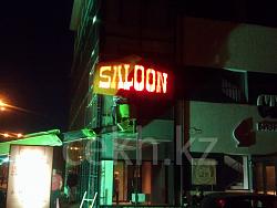 Световая вывеска "Saloon"